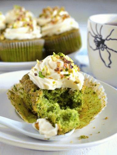 Zdjęcie - Zielone, szpinakowe... cupcakes. Z kremem cytrynowym :) - Przepisy kulinarne ze zdjęciami