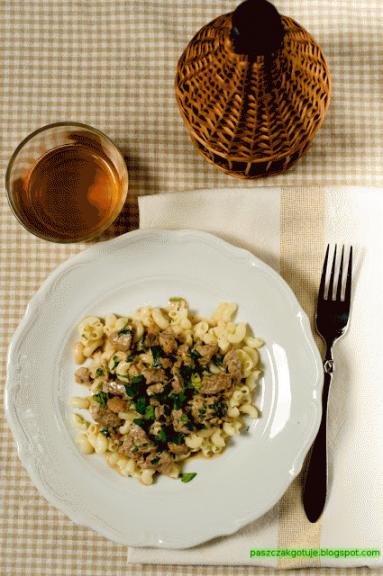 Zdjęcie - Potrawka z polędwicy wieprzowej - Przepisy kulinarne ze zdjęciami