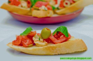 Zdjęcie - Bruschetta z pomidorami - Przepisy kulinarne ze zdjęciami