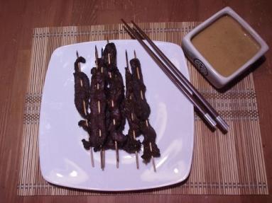 Zdjęcie - Satay z wołowiny z sosem z masła orzechowego - Przepisy kulinarne ze zdjęciami