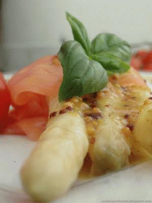 Zdjęcie - Przystawka szparagowo-łososiowa - Przepisy kulinarne ze zdjęciami