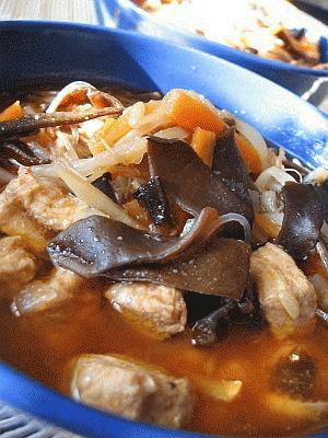 Zdjęcie - Chińska zupa ostro-kwaśna - Przepisy kulinarne ze zdjęciami