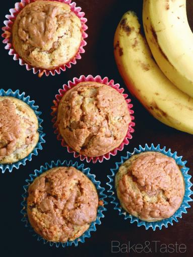 Zdjęcie - Bananowe muffiny z masłem orzechowym - Przepisy kulinarne ze zdjęciami