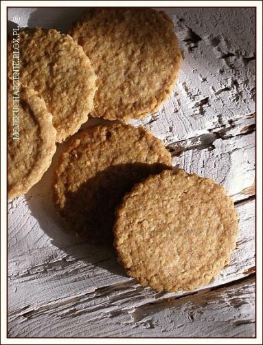 Zdjęcie - Zdrowe herbatniki z mąki pełnoziarnistej - Przepisy kulinarne ze zdjęciami
