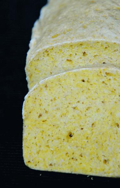 Zdjęcie - Chleb z kus kusem i kurkumą - Przepisy kulinarne ze zdjęciami