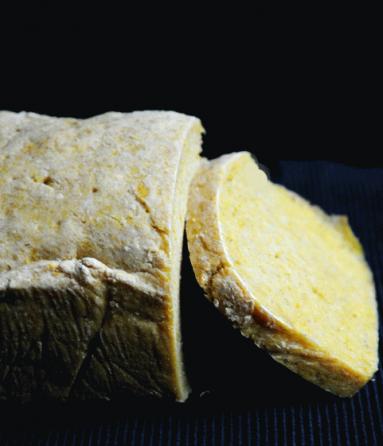Zdjęcie - Chleb z kus kusem i kurkumą - Przepisy kulinarne ze zdjęciami