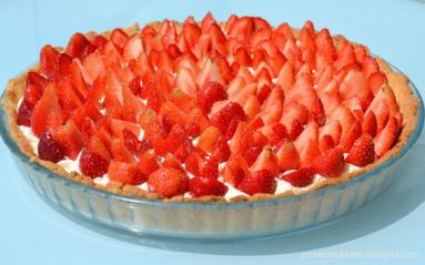 Zdjęcie - Letnia tarta z truskawkami - Przepisy kulinarne ze zdjęciami