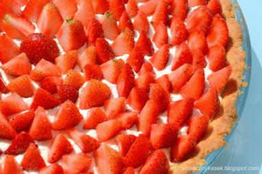 Zdjęcie - Letnia tarta z truskawkami - Przepisy kulinarne ze zdjęciami