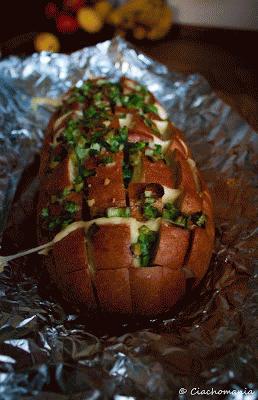 Zdjęcie - Chlebek odrywany z serem - Przepisy kulinarne ze zdjęciami