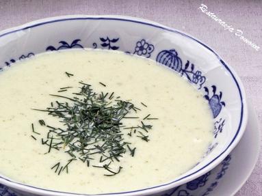 Zdjęcie - Zupa ze świeżych ogórków z czosnkiem i serem - Przepisy kulinarne ze zdjęciami