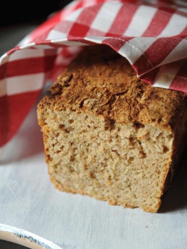 Zdjęcie - Chleb z karmelizowanym porem i twarożkiem - Przepisy kulinarne ze zdjęciami