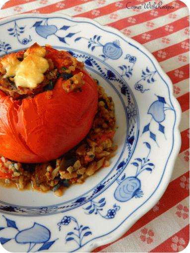 Zdjęcie - Pieczone pomidory z farszem z kaszy gryczanej i bakłażana - Przepisy kulinarne ze zdjęciami