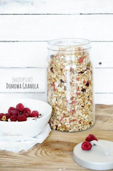 Zdjęcie - Domowa granola z suszonymi owocami - Przepisy kulinarne ze zdjęciami