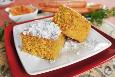 Zdjęcie - Drożdżowe ciasto marchewkowe - Przepisy kulinarne ze zdjęciami