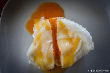Zdjęcie - Jajka w koszulce i sos holederski - Przepisy kulinarne ze zdjęciami