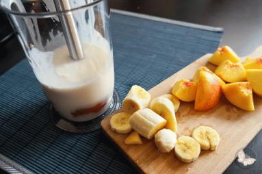 Zdjęcie - Koktajl brzoskwiniowo - bananowy - Przepisy kulinarne ze zdjęciami