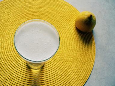 Zdjęcie - Lassi kokosowo-cytrynowe - Przepisy kulinarne ze zdjęciami