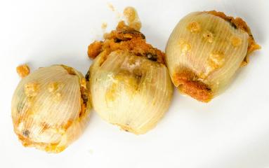 Zdjęcie - Nadziewane cebule - Przepisy kulinarne ze zdjęciami