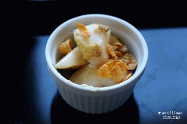 Zdjęcie - Śniadanie: Gruszki zapiekane z syropem z agawy i musli - Przepisy kulinarne ze zdjęciami