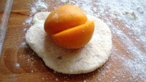 Zdjęcie - Knedle serowe z morelami - Przepisy kulinarne ze zdjęciami