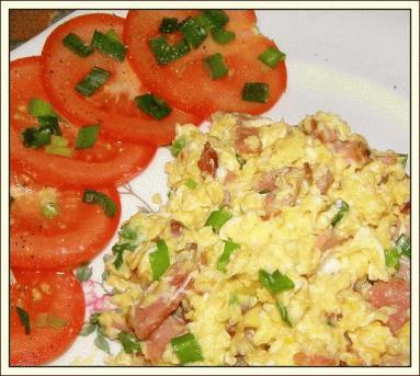 Zdjęcie - Jajecznica czyli wiosenne śniadanie :) - Przepisy kulinarne ze zdjęciami