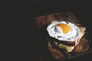Zdjęcie - Tosty z jajkiem - Przepisy kulinarne ze zdjęciami