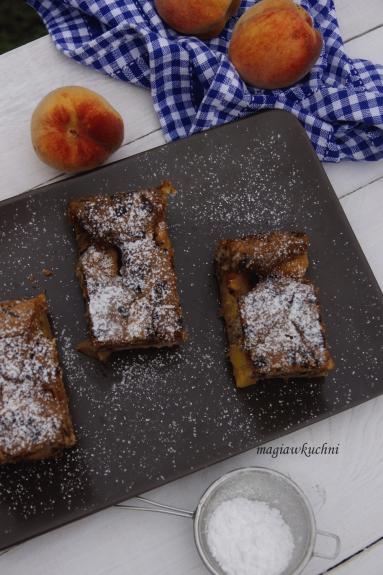 Zdjęcie - Lekkie z brzoskwiniami i czekoladą - Przepisy kulinarne ze zdjęciami