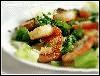 Zdjęcie - Sałatka z makaronu z brokułem, winogronem i orzechami - Przepisy kulinarne ze zdjęciami