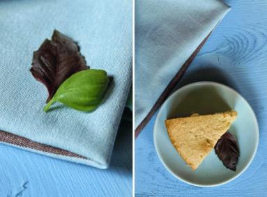 Zdjęcie - Ciasto z zieloną i czerwoną bazylią - Przepisy kulinarne ze zdjęciami