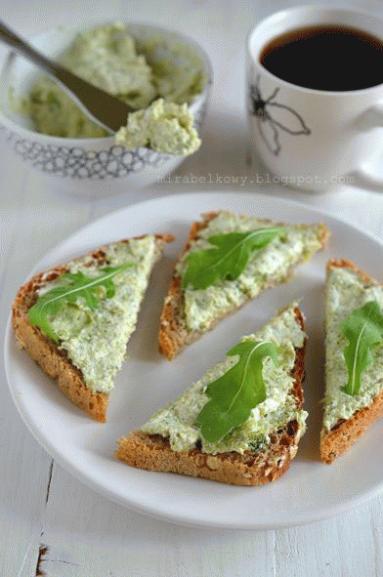 Zdjęcie - Pasta brokułowa do chleba - Przepisy kulinarne ze zdjęciami