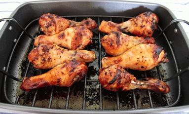 Zdjęcie - Pieczone udka kurczaka w miodzie i  chilli - Przepisy kulinarne ze zdjęciami