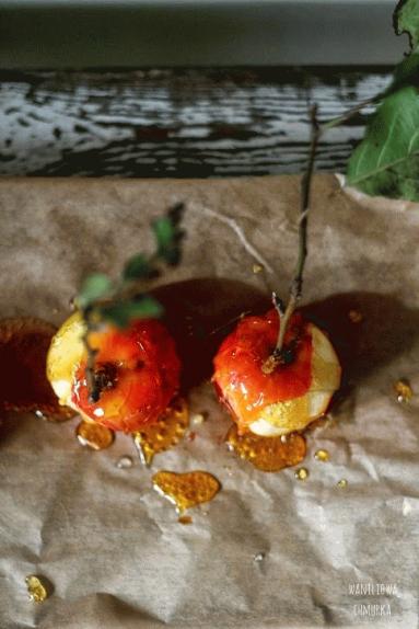 Zdjęcie - Jabłka w karmelu - Przepisy kulinarne ze zdjęciami