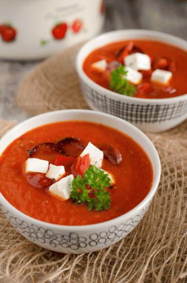 Zdjęcie - Zupa z pieczonej papryki z chorizo - Przepisy kulinarne ze zdjęciami
