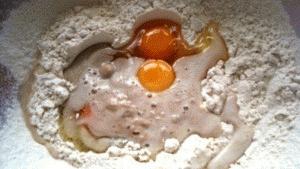 Zdjęcie - Bawarska tarta ze śliwkami - Przepisy kulinarne ze zdjęciami