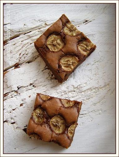 Zdjęcie - Brownie z bananami - Przepisy kulinarne ze zdjęciami