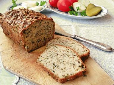 Zdjęcie - Domowy chleb z boczkiem i szpinakiem - Przepisy kulinarne ze zdjęciami