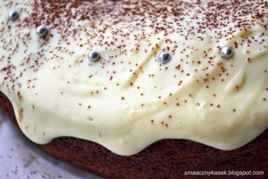Zdjęcie - Najlepsze ciasto marchewkowe z polewą z białej czekolady - Przepisy kulinarne ze zdjęciami