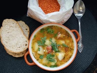 Zdjęcie - Zupa soczewicowa z ziemniakami i  boczkiem - Przepisy kulinarne ze zdjęciami