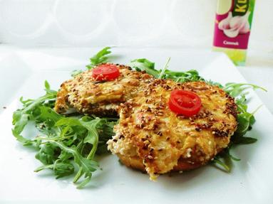 Zdjęcie - Smażone tosty sezamowe z pastą surimi - Przepisy kulinarne ze zdjęciami