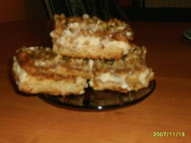 Zdjęcie - Ciasto orzechowo - budyniowe z miodem  - Przepisy kulinarne ze zdjęciami