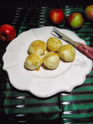 Zdjęcie - Knedle z jabłkami - Przepisy kulinarne ze zdjęciami