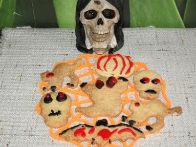 Zdjęcie - Straszne ciasteczka na Halloweenn. - Przepisy kulinarne ze zdjęciami