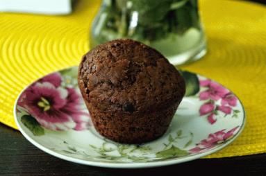 Zdjęcie - Muffinki kakaowe z rozmarynem - Przepisy kulinarne ze zdjęciami