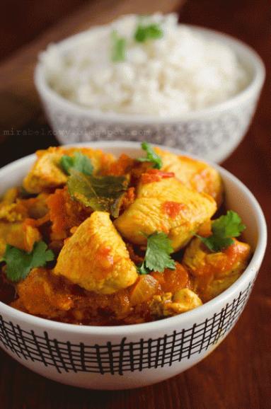 Zdjęcie - Ostre curry z kurczakiem - Przepisy kulinarne ze zdjęciami