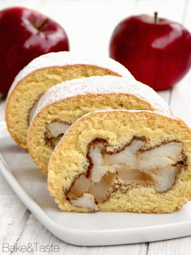 Zdjęcie - Rolada z jabłkami : Listopadowe Wyzwanie Blogerek - Przepisy kulinarne ze zdjęciami
