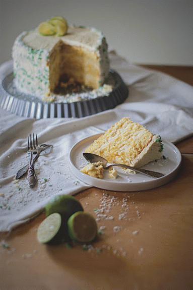 Zdjęcie - Tort kokosowo-limonkowy - Przepisy kulinarne ze zdjęciami