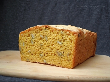 Zdjęcie - Najsmaczniejszy chleb dyniowy - Przepisy kulinarne ze zdjęciami