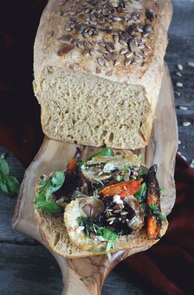 Zdjęcie - Chleb ze słodkimi ziemniakami na zakwasie żytnim - Przepisy kulinarne ze zdjęciami