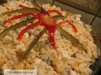 Zdjęcie - Pikantna sałatka ryżowa - Przepisy kulinarne ze zdjęciami