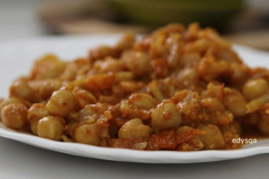 Zdjęcie - Curry z ciecierzycy i  kalafiora - Przepisy kulinarne ze zdjęciami